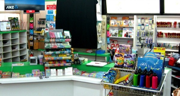 Front Counter (600 x 477)